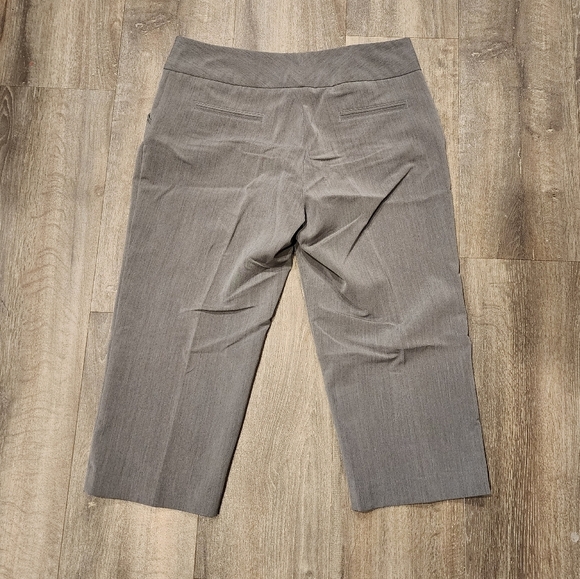 Nicole Miller Grey Crop Trousers - Picture 3 of 4